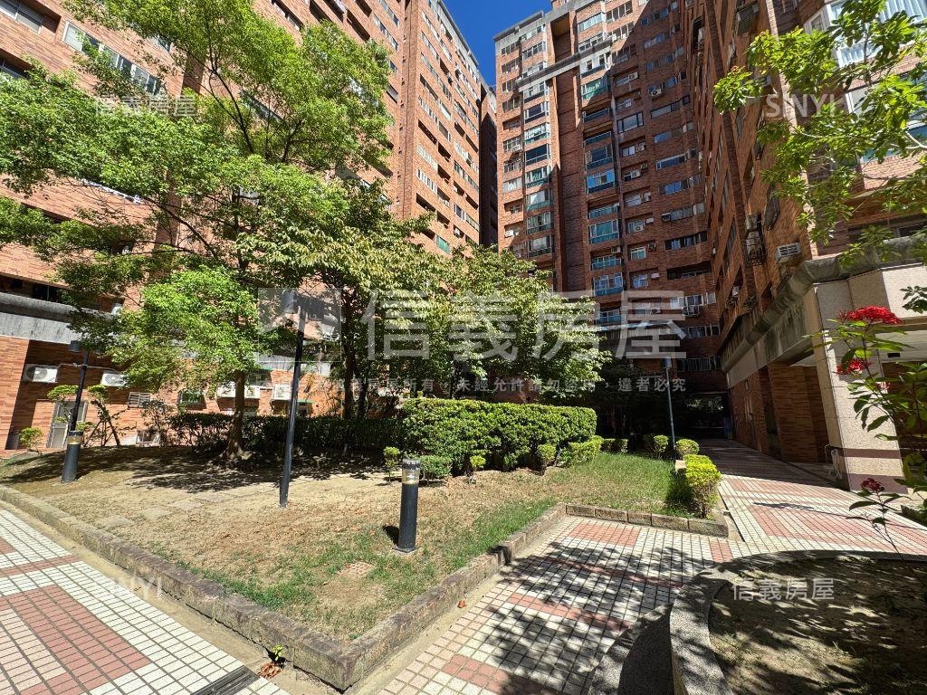 名峰天下綠意珠寶盒房屋室內格局與周邊環境
