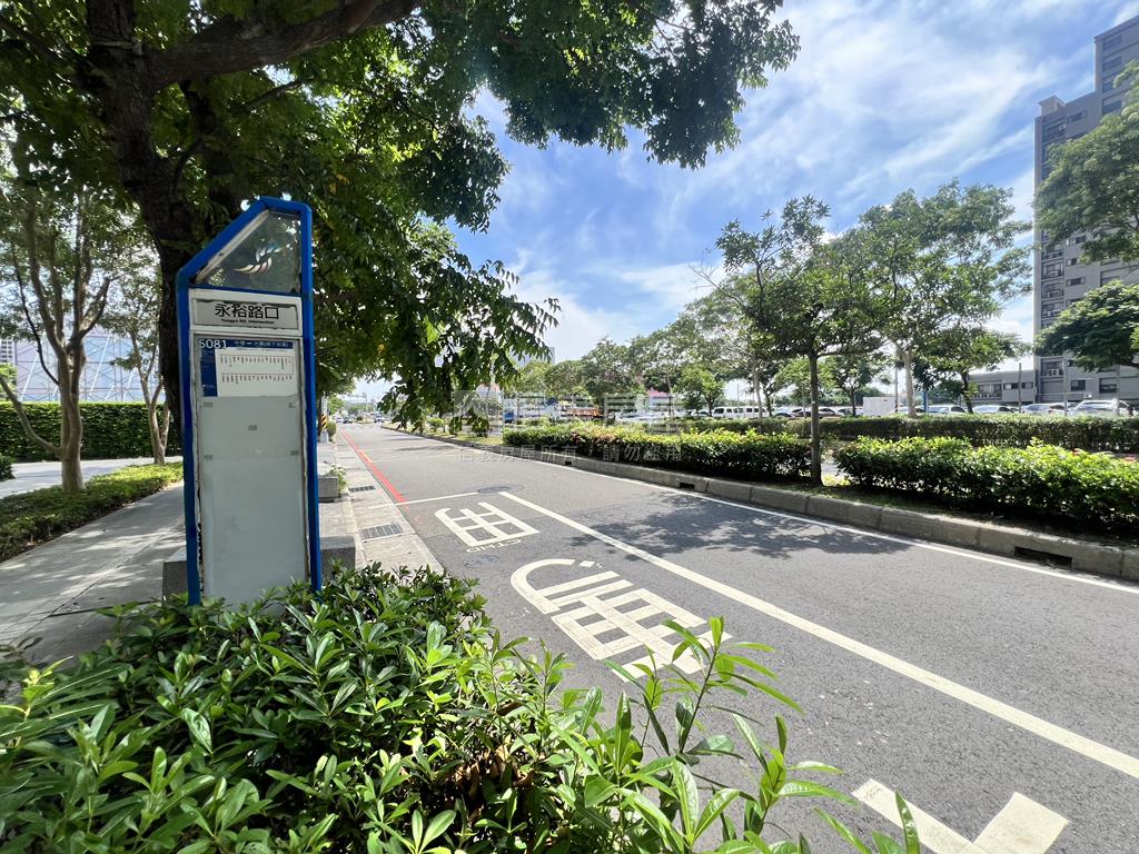 竹風雙車位金鑽店面房屋室內格局與周邊環境
