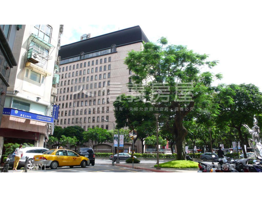 東區電梯美廈三房房屋室內格局與周邊環境