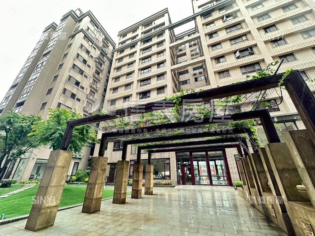 楊梅春虹桂冠２房車位房屋室內格局與周邊環境