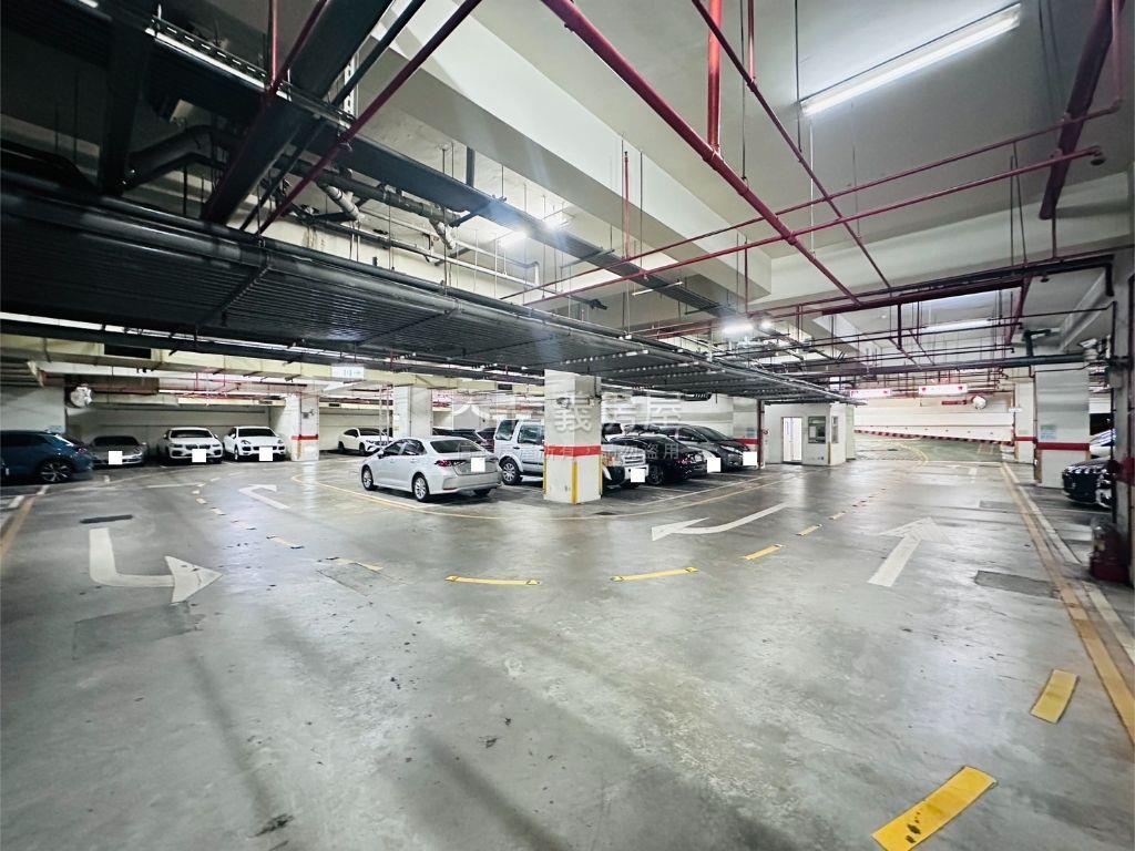 南京復興華航旁坡平車位房屋室內格局與周邊環境