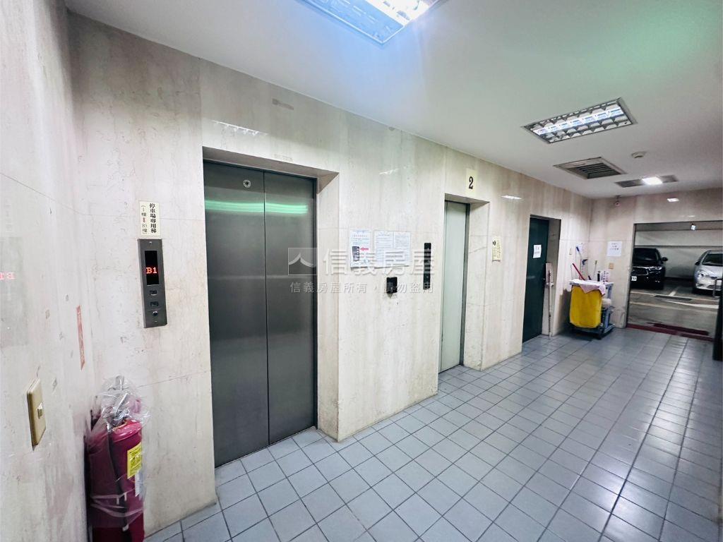 南京復興華航旁坡平車位房屋室內格局與周邊環境