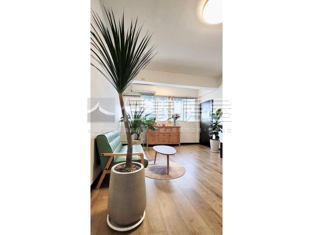 信義區稀有邊間大空間美寓房屋室內格局與周邊環境