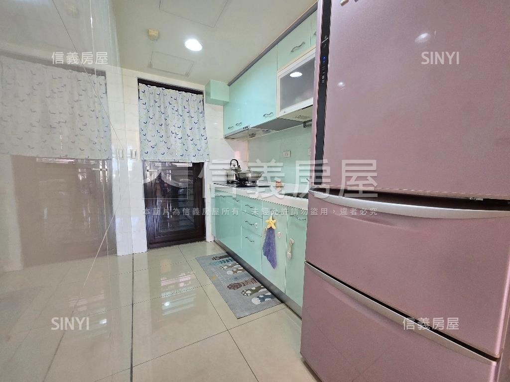 精緻亮麗兩房車位房屋室內格局與周邊環境