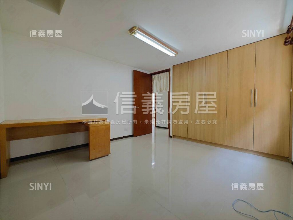 十期大面寬樓店房屋室內格局與周邊環境