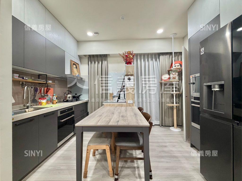 雙鐵共構稀有裝潢視野兩房房屋室內格局與周邊環境