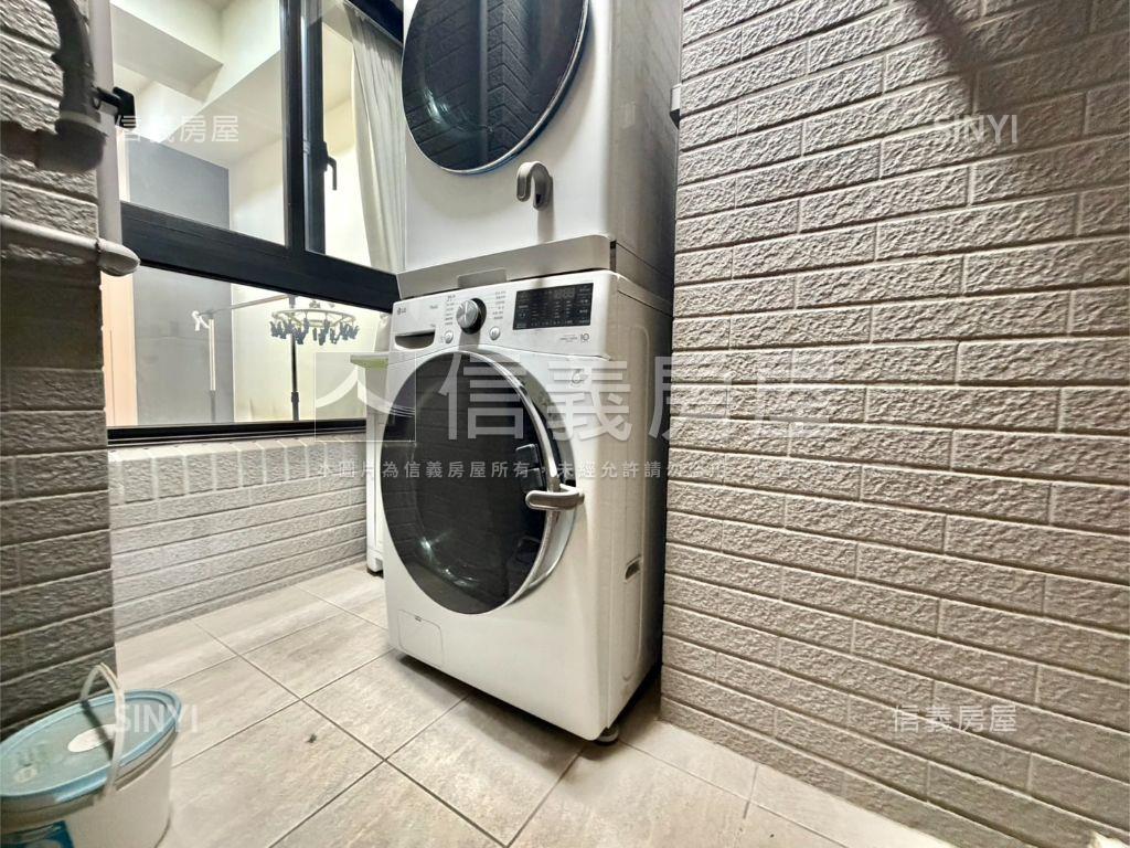 雙鐵共構稀有裝潢視野兩房房屋室內格局與周邊環境