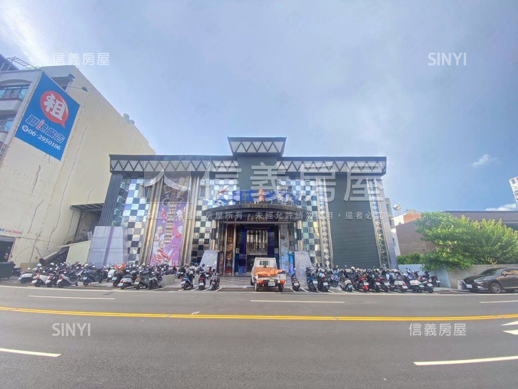 中西三角大面寬危老土地２房屋室內格局與周邊環境