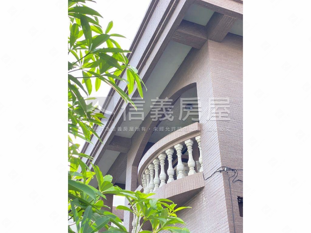 中西三角大面寬危老土地２房屋室內格局與周邊環境