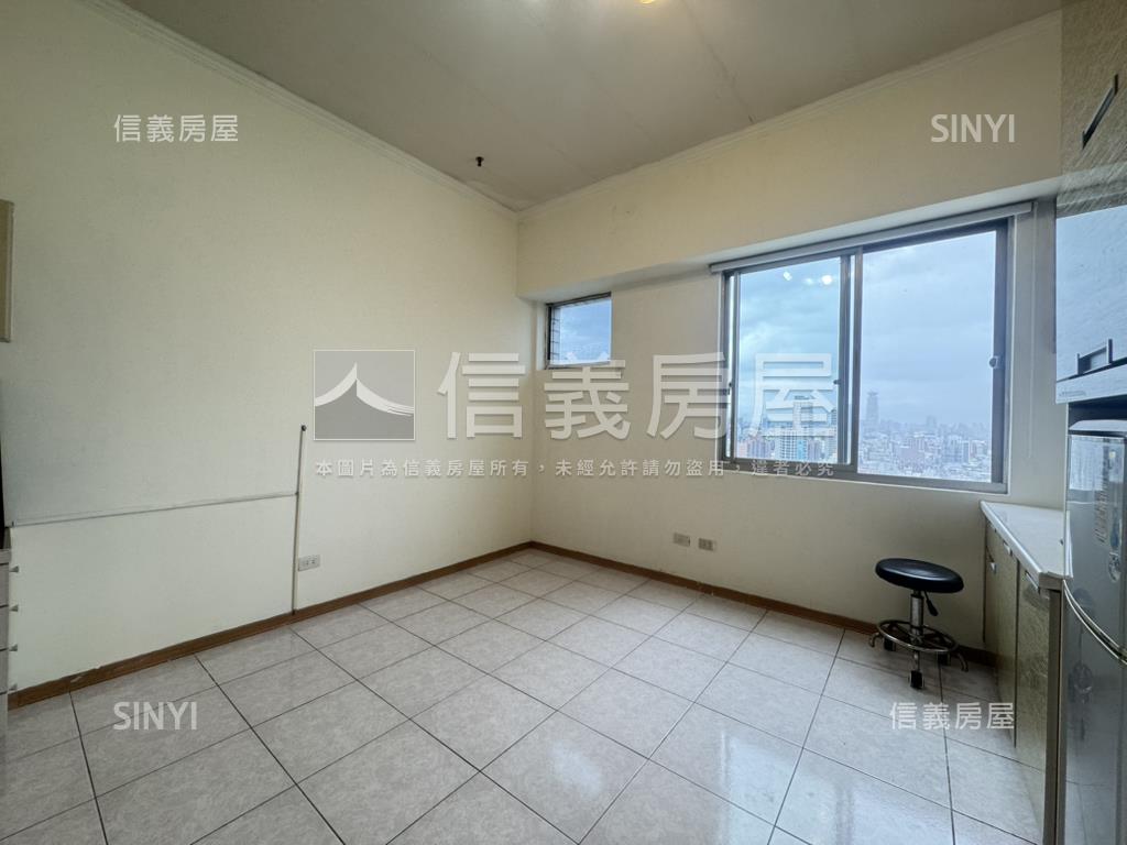 愛河畔皇家之戀景觀美宅房屋室內格局與周邊環境