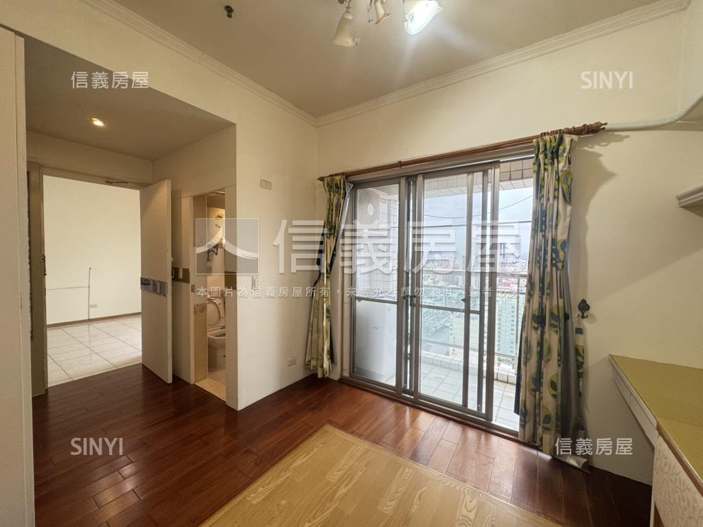 愛河畔皇家之戀景觀美宅房屋室內格局與周邊環境