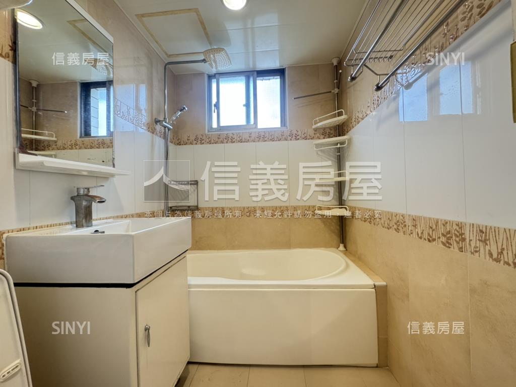 愛河畔皇家之戀景觀美宅房屋室內格局與周邊環境