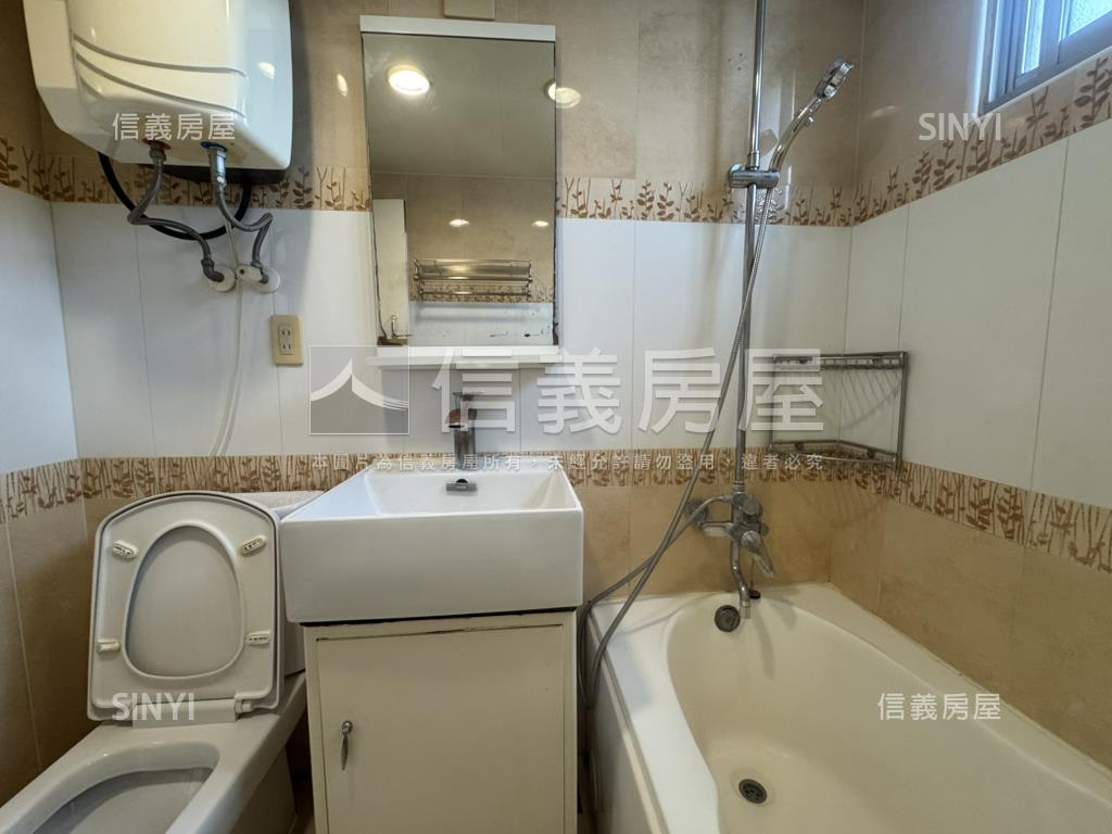 愛河畔皇家之戀景觀美宅房屋室內格局與周邊環境