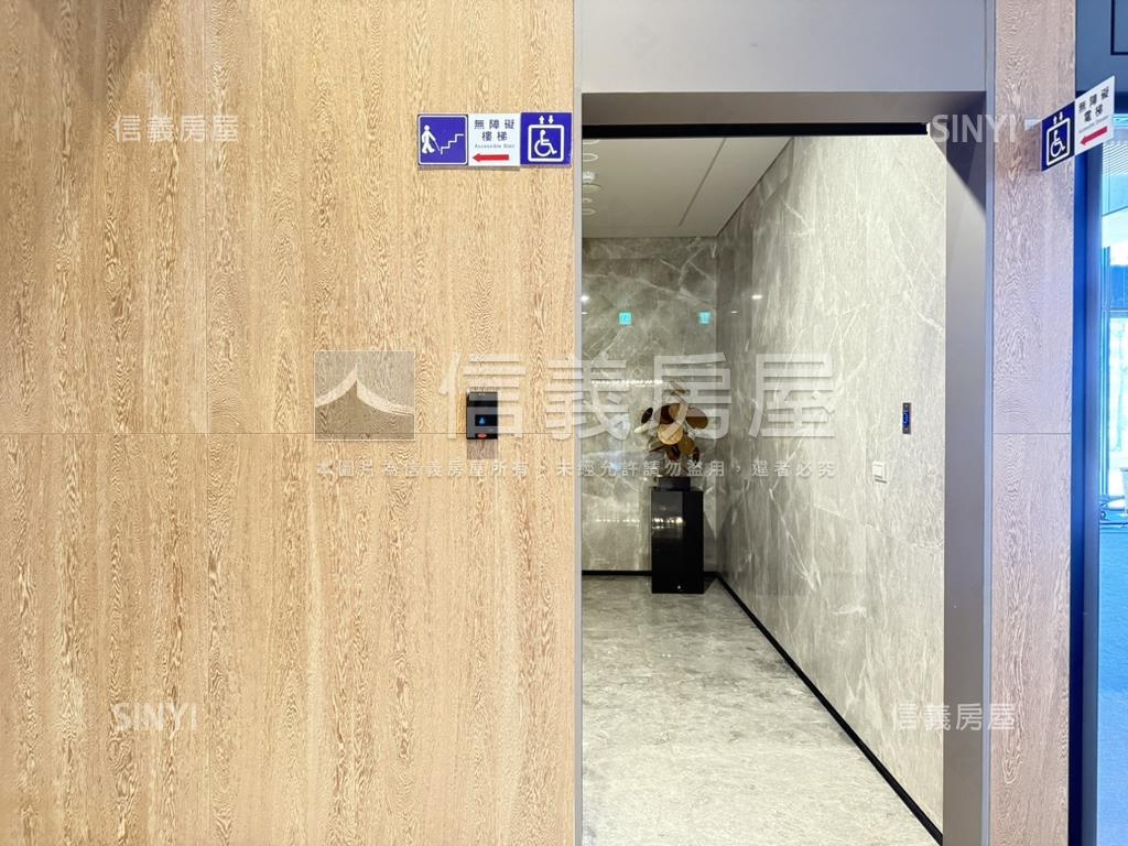 五甲聯上ＭＥ悅景觀屋車位房屋室內格局與周邊環境