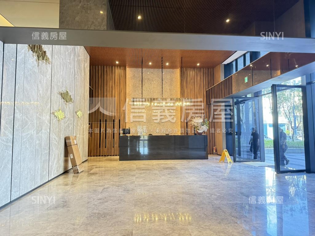 五甲聯上ＭＥ悅景觀屋車位房屋室內格局與周邊環境