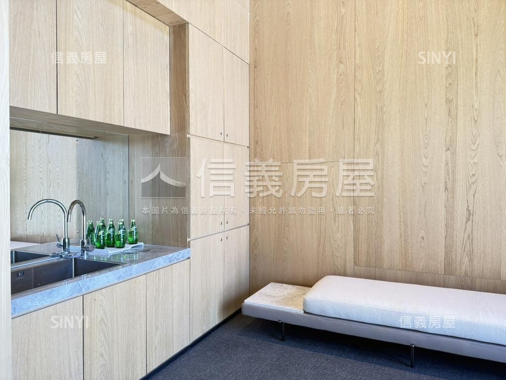 五甲聯上ＭＥ悅景觀屋車位房屋室內格局與周邊環境