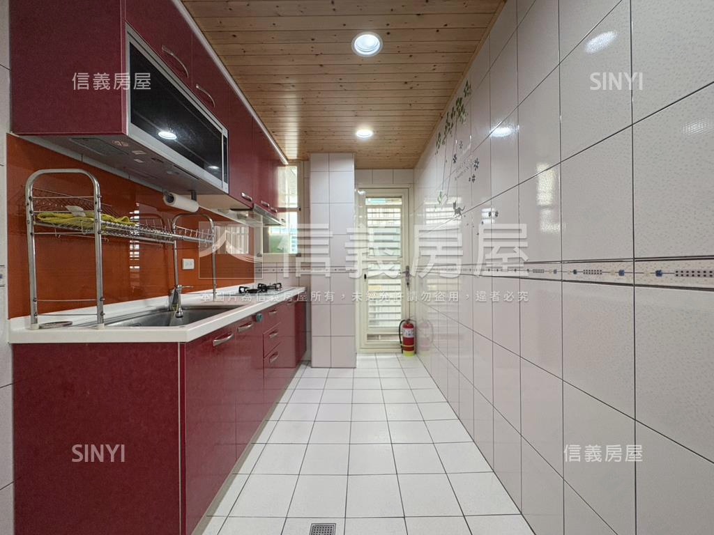 近北醫電梯華廈二房房屋室內格局與周邊環境
