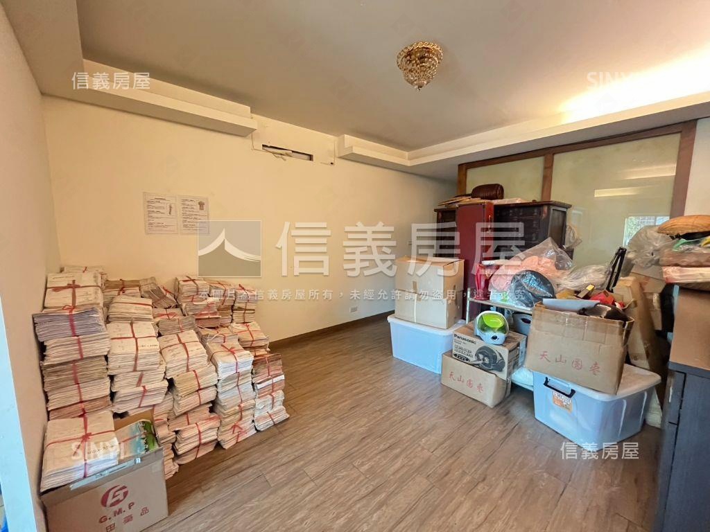 專任正忠孝東路上三樓公寓房屋室內格局與周邊環境