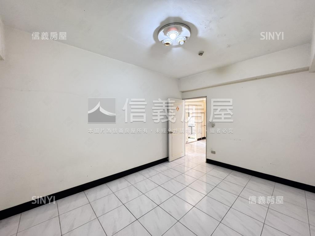 香格里拉採光美三房房屋室內格局與周邊環境