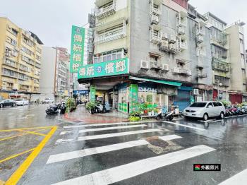 大安區臥龍街精華邊間店住