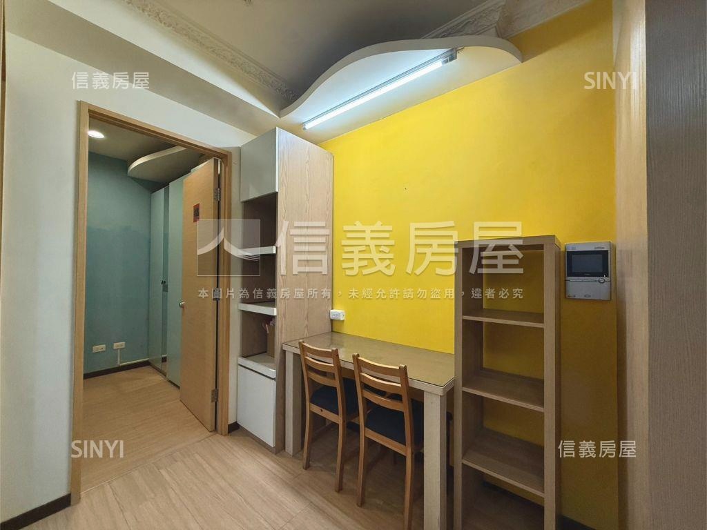 專任！公園首席兩房車位房屋室內格局與周邊環境