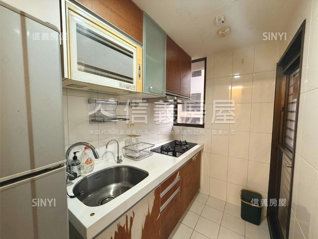 專任！公園首席兩房車位房屋室內格局與周邊環境