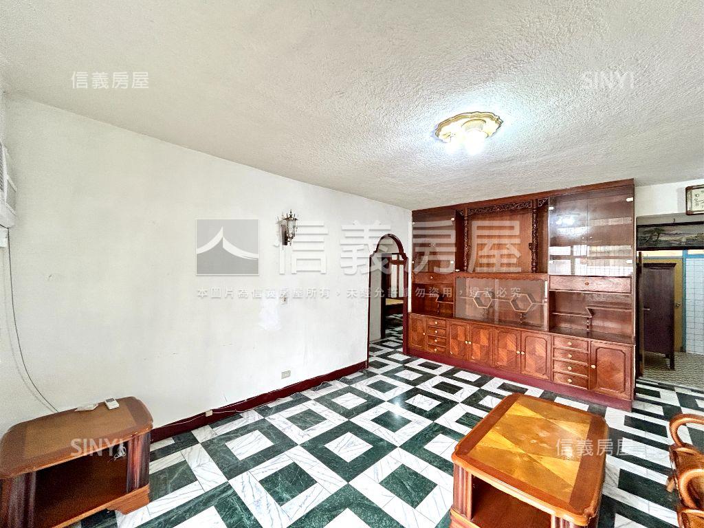 仁愛公園靜巷公寓三樓房屋室內格局與周邊環境