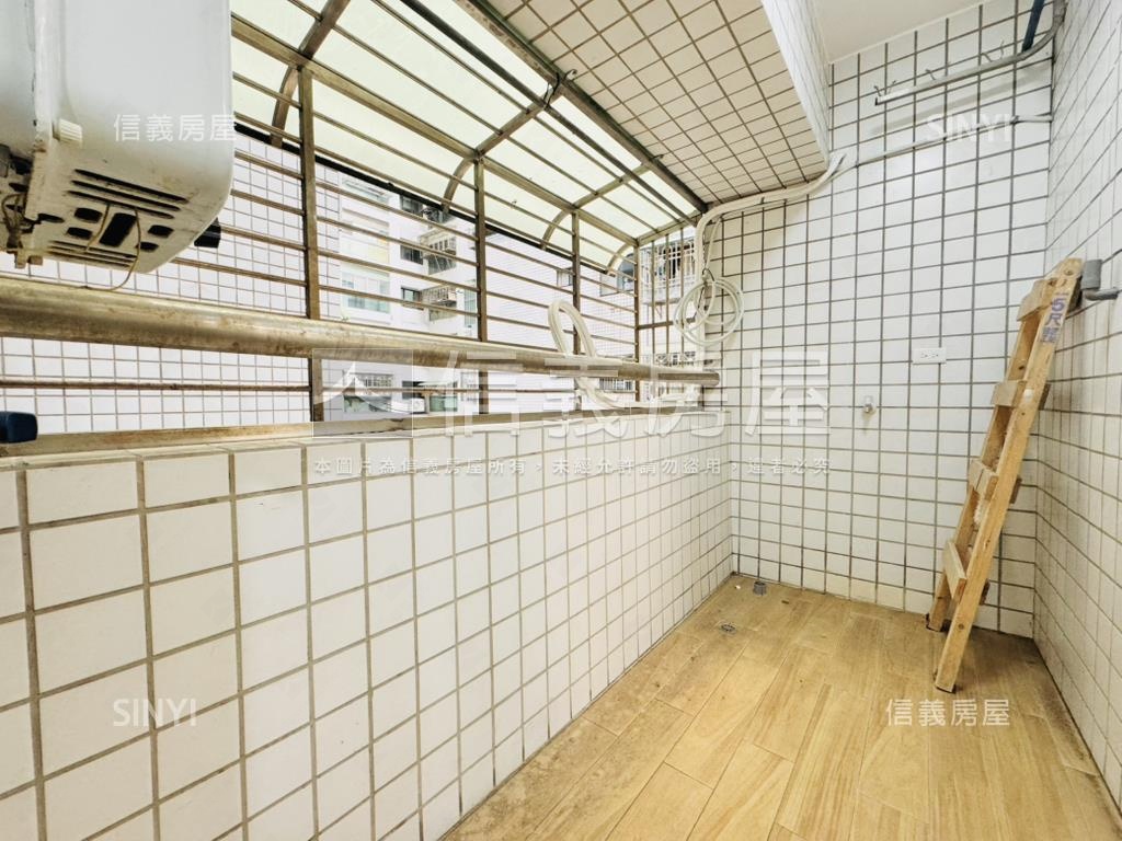 親水景觀三房平面車位房屋室內格局與周邊環境