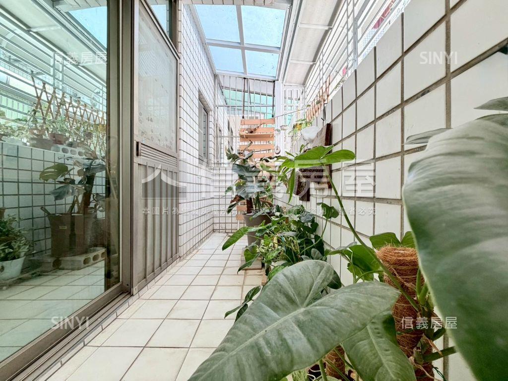 間間有陽台•大港稀有店住房屋室內格局與周邊環境