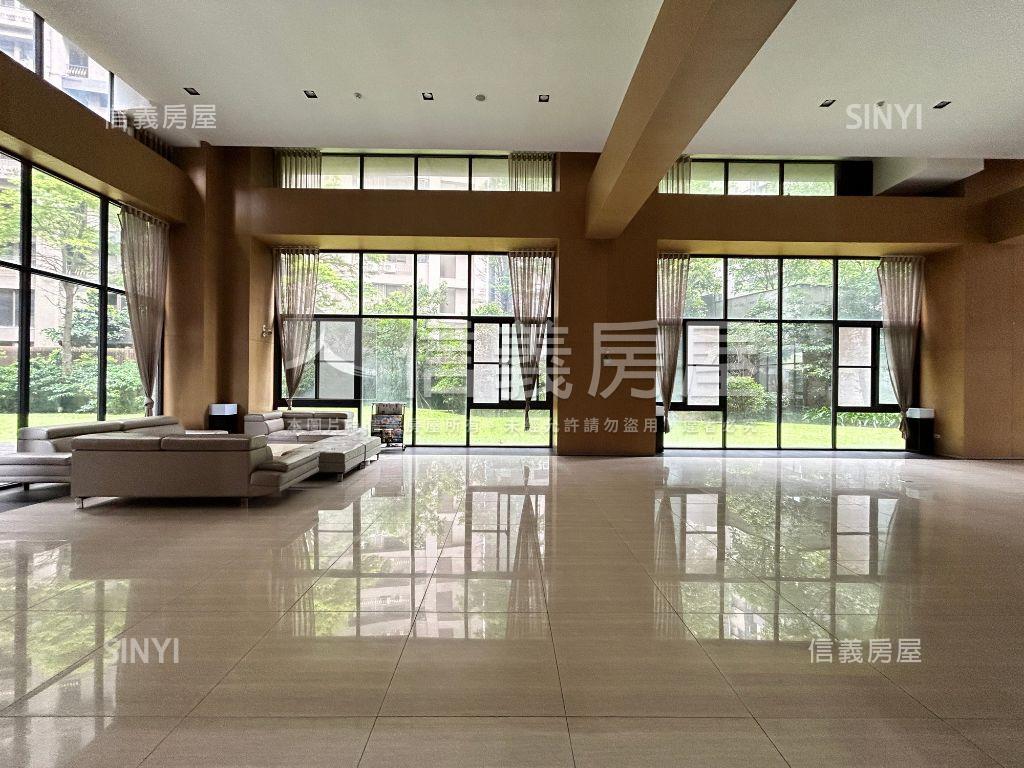 靜謐美屋高峰會房屋室內格局與周邊環境