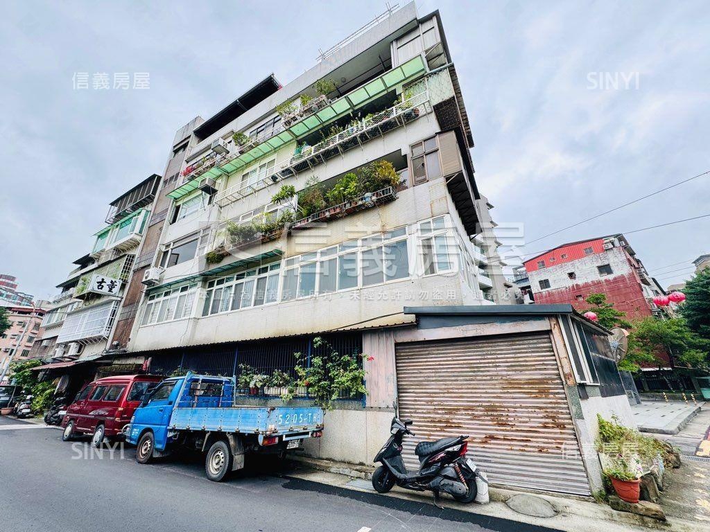 近唭哩岸。面立農國小一樓房屋室內格局與周邊環境