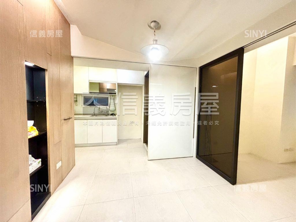 劍橋３＋１美邸附車位房屋室內格局與周邊環境