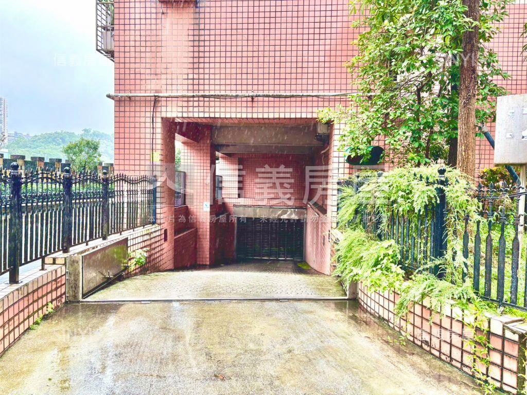 劍橋３＋１美邸附車位房屋室內格局與周邊環境