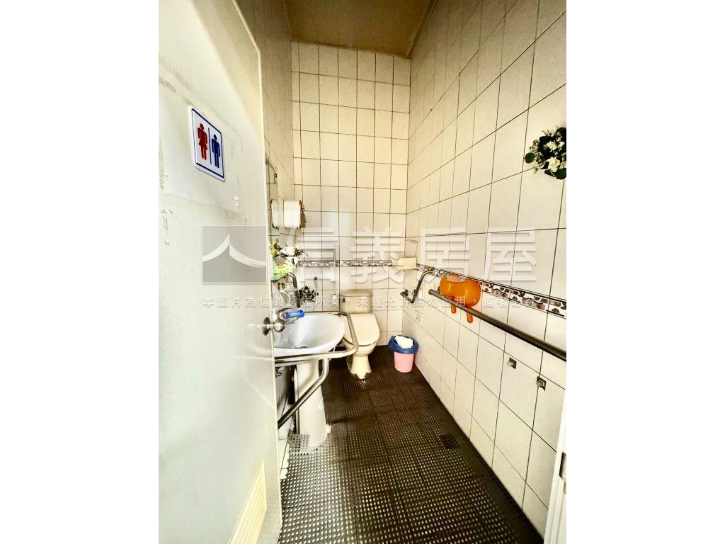 大面寬約４２米純一樓店面房屋室內格局與周邊環境