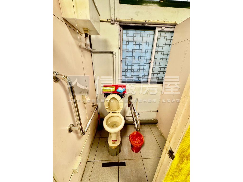 大面寬約４２米純一樓店面房屋室內格局與周邊環境