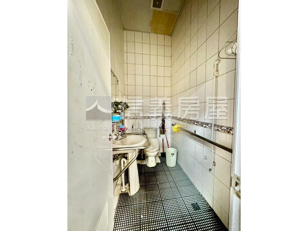 大面寬約４２米純一樓店面房屋室內格局與周邊環境