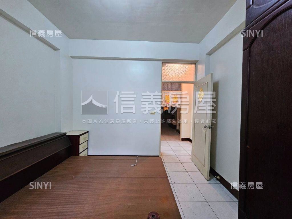 近迴龍捷運站格局方正三房房屋室內格局與周邊環境