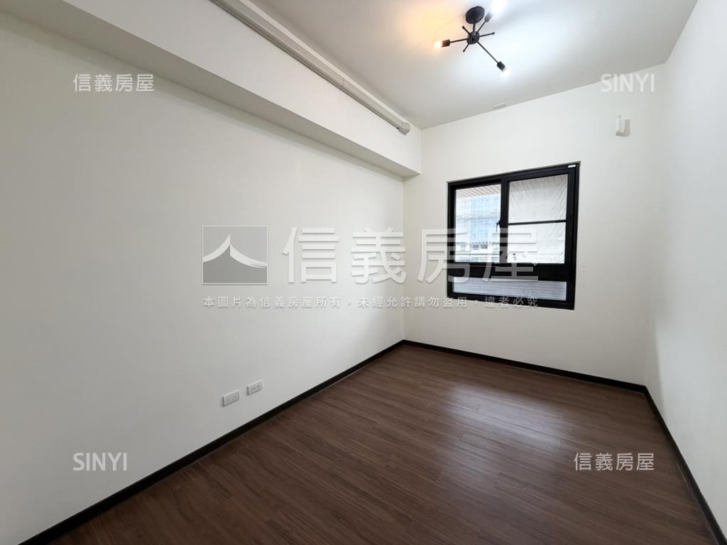 信義專任遠雄三房平車露臺房屋室內格局與周邊環境