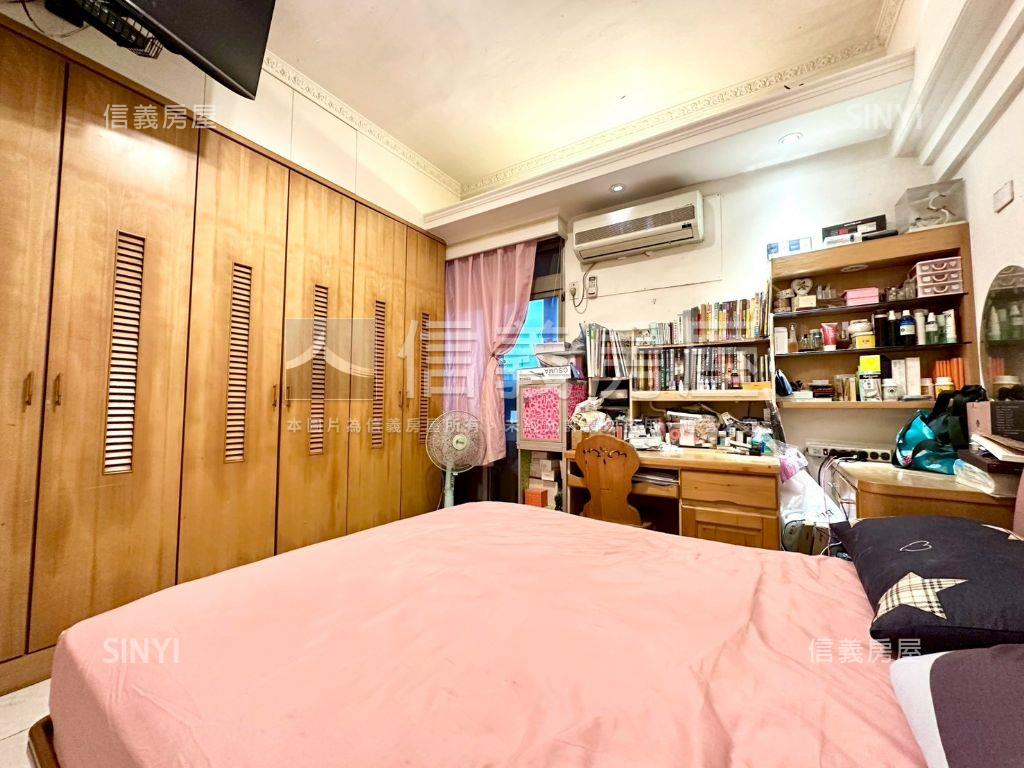雅典王朝Ｂ區四房坡平房屋室內格局與周邊環境