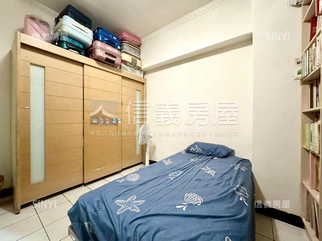 雅典王朝Ｂ區四房坡平房屋室內格局與周邊環境