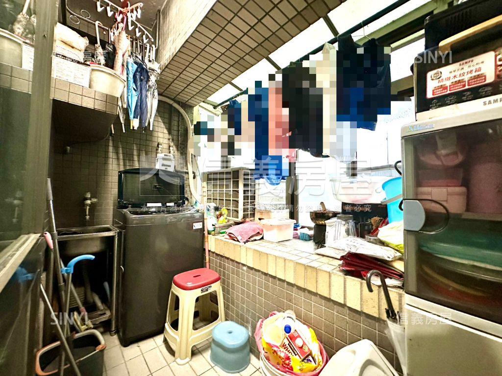 雅典王朝Ｂ區四房坡平房屋室內格局與周邊環境