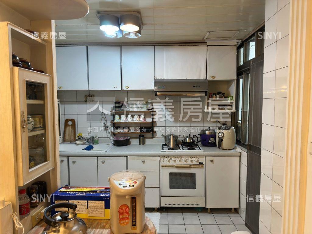 東區三普名人巷朝南大三房房屋室內格局與周邊環境