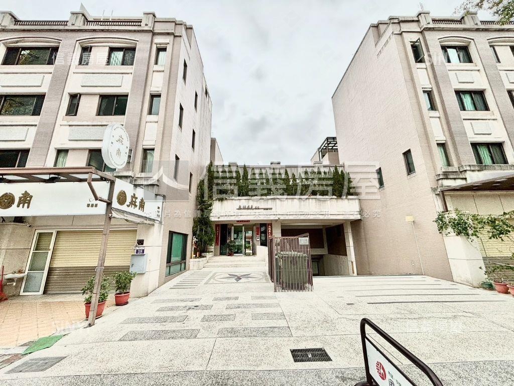 Ａ北屯輕屋齡六米面寬別墅房屋室內格局與周邊環境