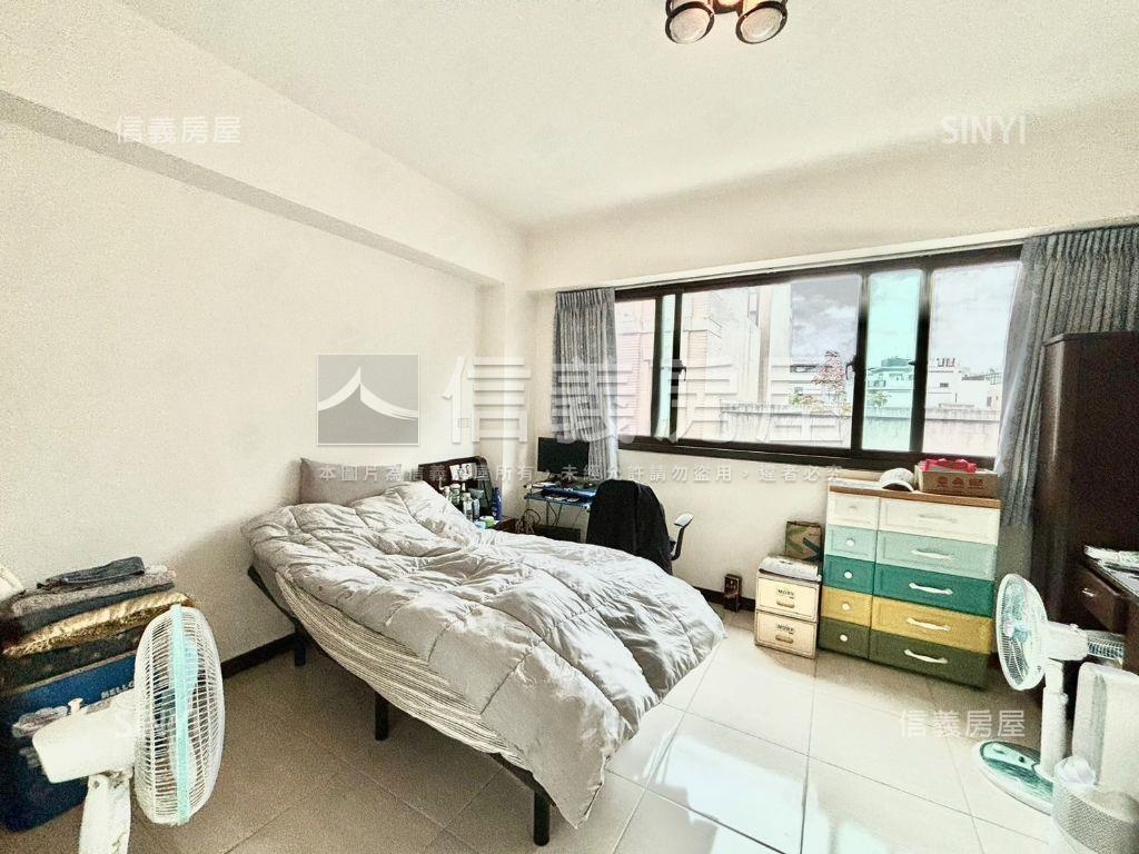 Ａ北屯輕屋齡六米面寬別墅房屋室內格局與周邊環境