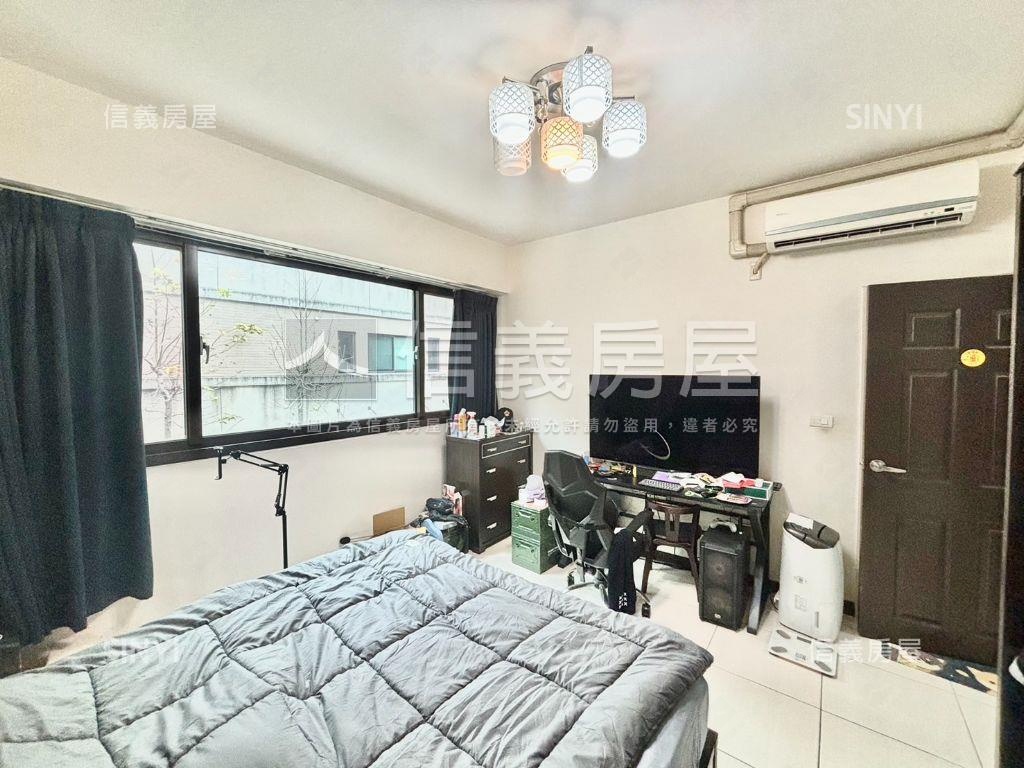 Ａ北屯輕屋齡六米面寬別墅房屋室內格局與周邊環境