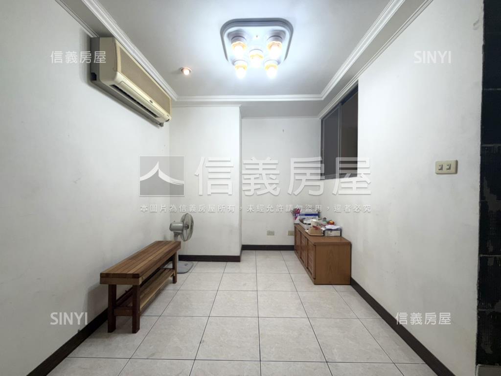 中正路獨立一房一廳一衛浴房屋室內格局與周邊環境