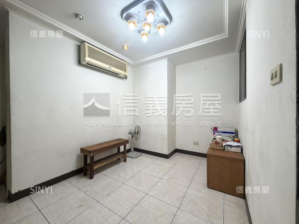 中正路獨立一房一廳一衛浴房屋室內格局與周邊環境
