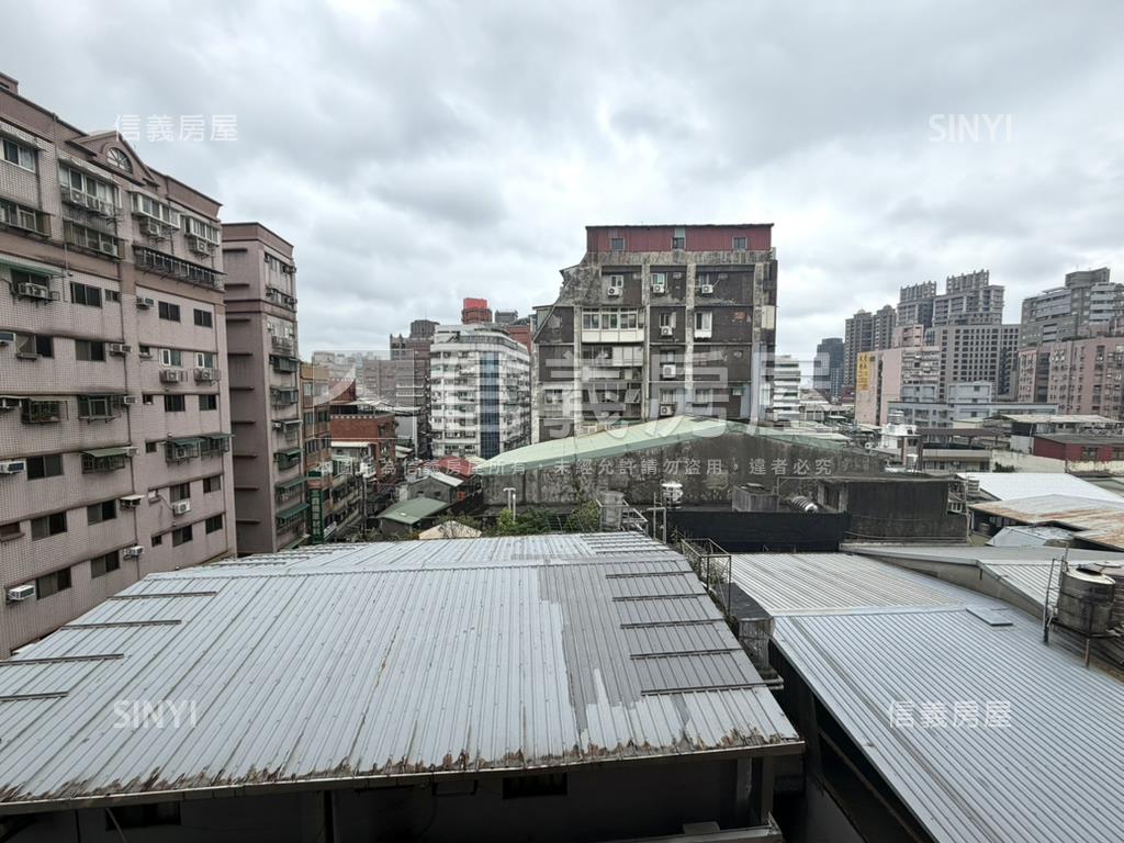中正路獨立一房一廳一衛浴房屋室內格局與周邊環境