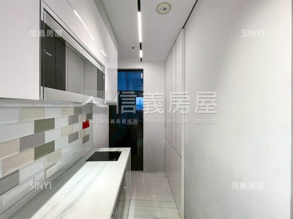 精裝低總價高樓兩房車位房屋室內格局與周邊環境