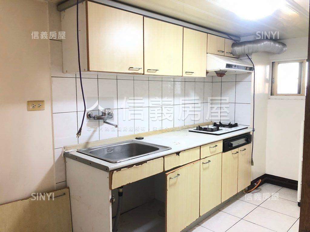 巨蛋成家大空間房屋室內格局與周邊環境